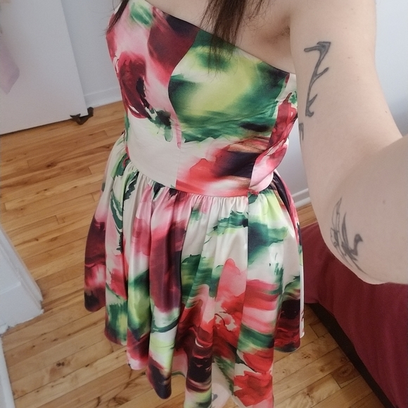 Floral Party Dress 💐 - Picture 4 of 5